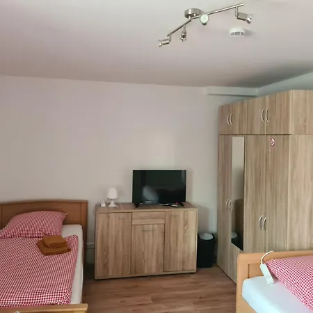 아파트 Monteurzimmer Jusy - Zum Jadebusen *