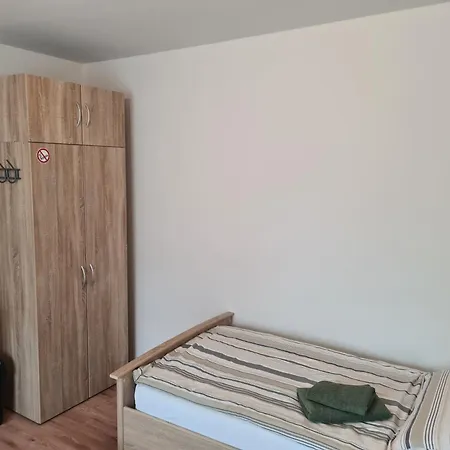 Monteurzimmer Jusy - Zum Jadebusen 아파트 바르엘