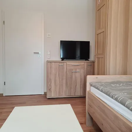Monteurzimmer Jusy - Zum Jadebusen 아파트 바르엘